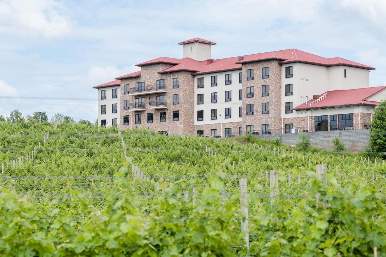Holiday Inn Express & Suites Lexington North West-The Vineyard By Ihg Exterior foto