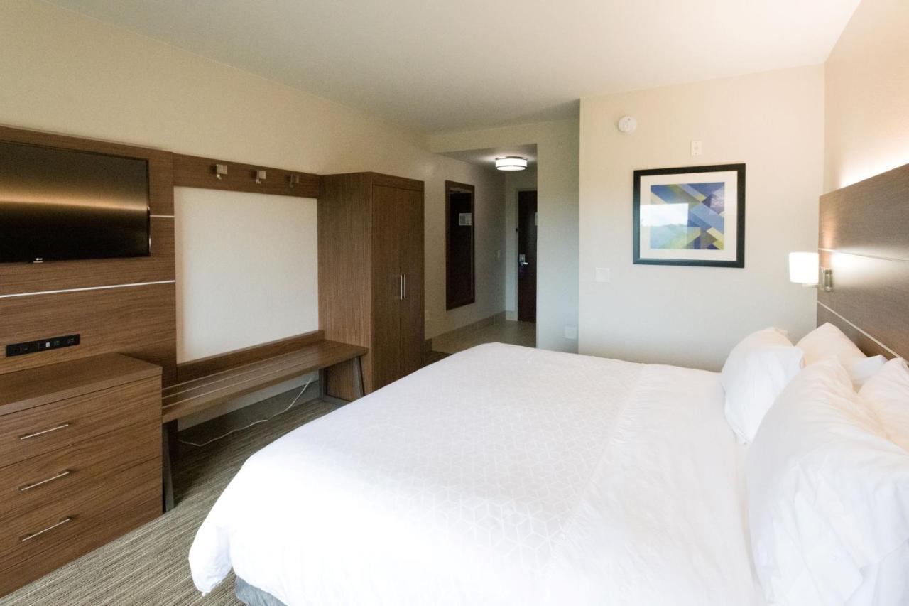 Holiday Inn Express & Suites Lexington North West-The Vineyard By Ihg Exterior foto