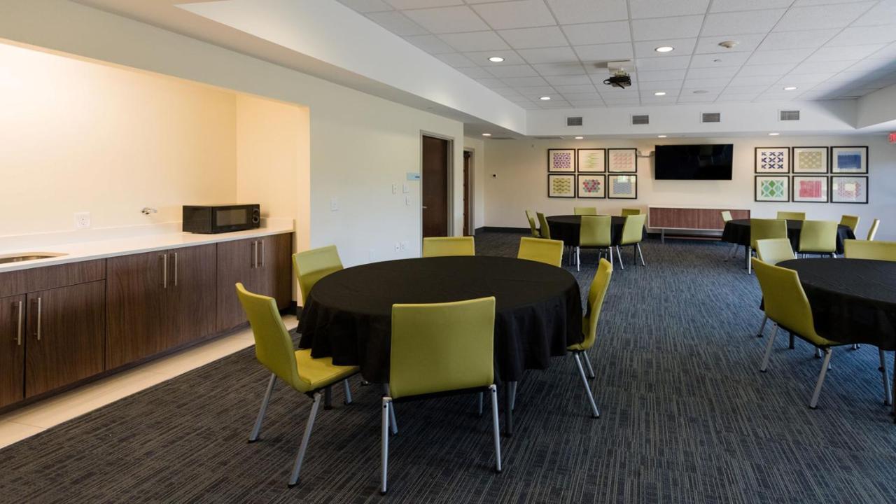 Holiday Inn Express & Suites Lexington North West-The Vineyard By Ihg Exterior foto